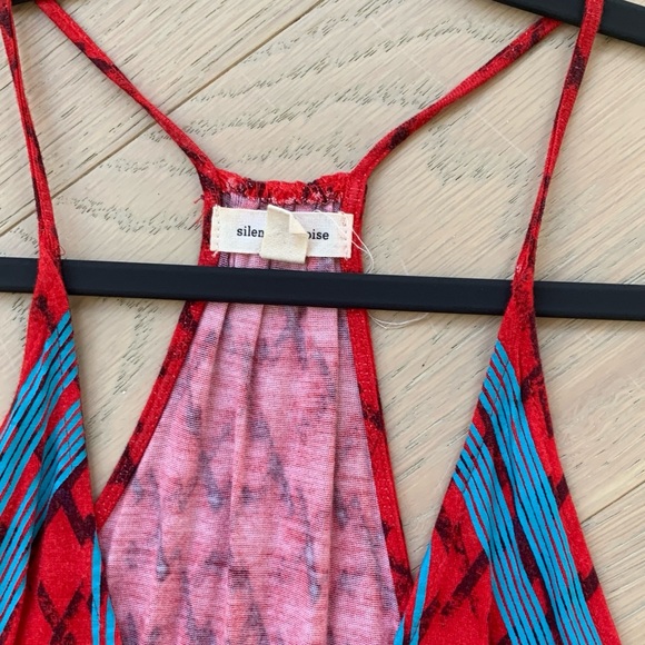 Silence + Noise Tank Top - Picture 4 of 6